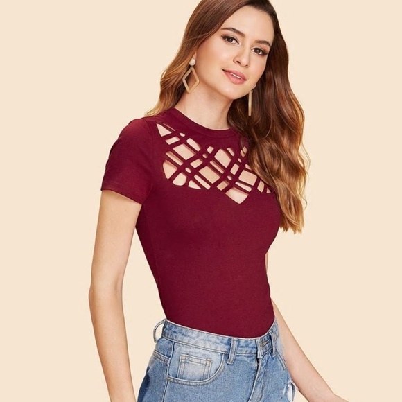 💕HOST PICK💕Maroon Elegant Geo Cut Out T Shirt - Picture 2 of 5